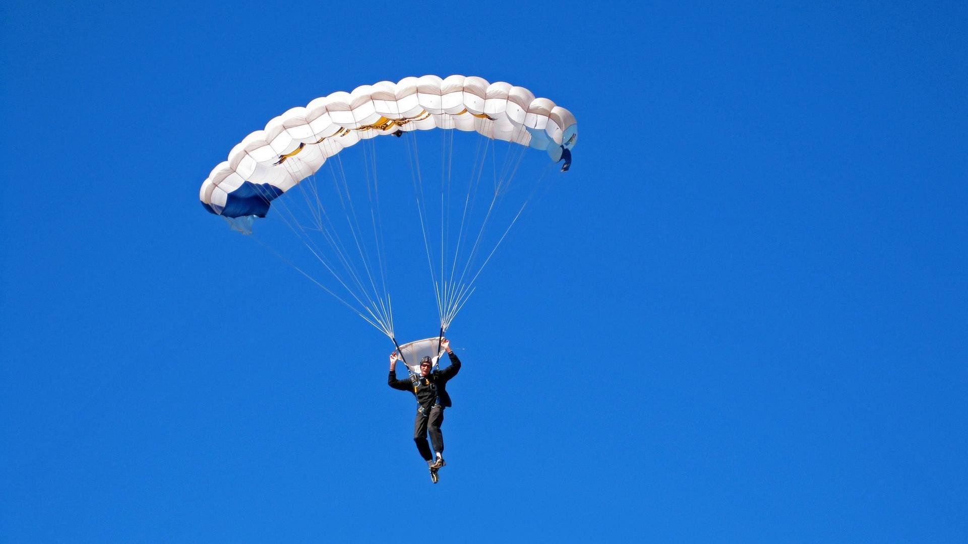 体育新闻中心上线体育健康数据实时监控平台，体育新闻首页